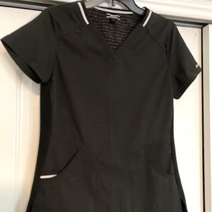 Elle couture scrub top